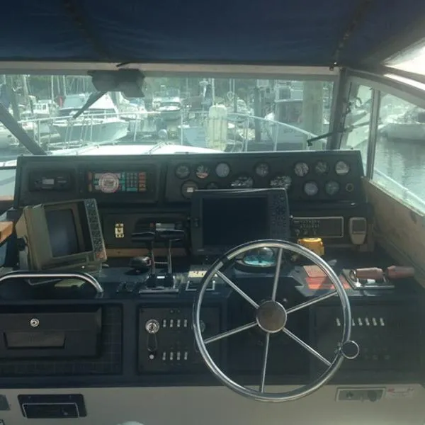 Slide: The Image of Sea Ray Express Cruiser 1988 - 7