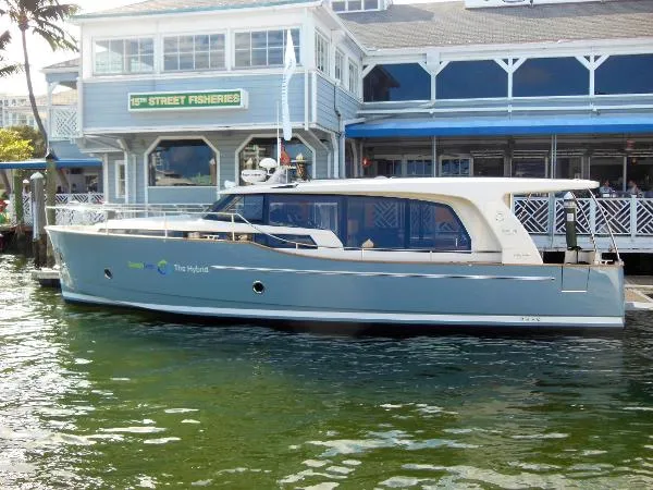 Slide: The Image of Greenline 40 Hybrid Limited Edition 2014 - 11