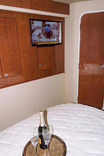 Slide: The Image of Sea Ray Aft Cabin Motor Yacht 2004 - 7