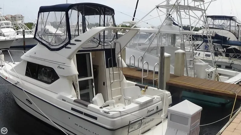 Slide: The Image of Bayliner Ciera 2858 Express CB 1998 - 1