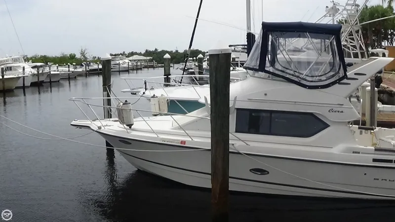 Slide: The Image of Bayliner Ciera 2858 Express CB 1998 - 2