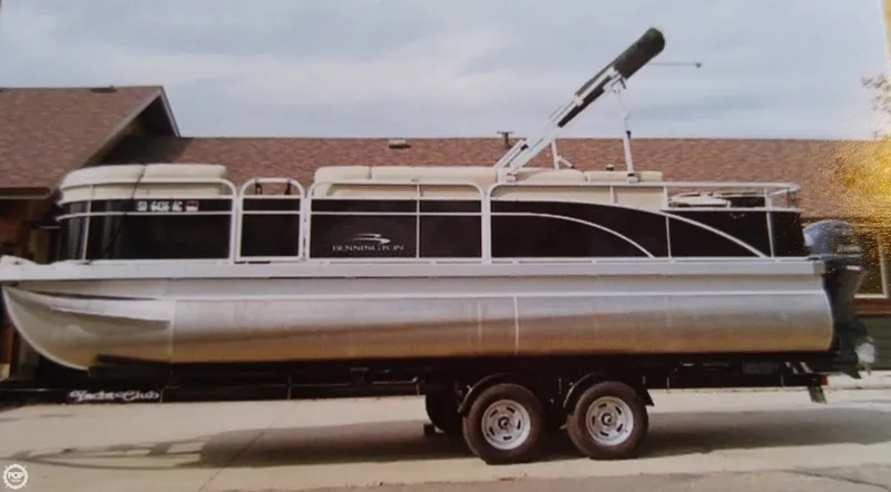 Slide: The Image of Bennington 21 SLX 2014 - 8