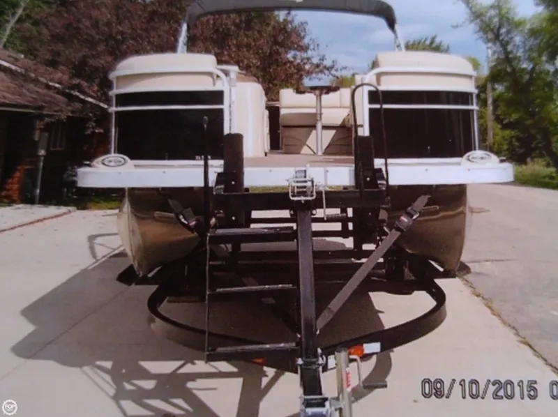Slide: The Image of Bennington 21 SLX 2014 - 9