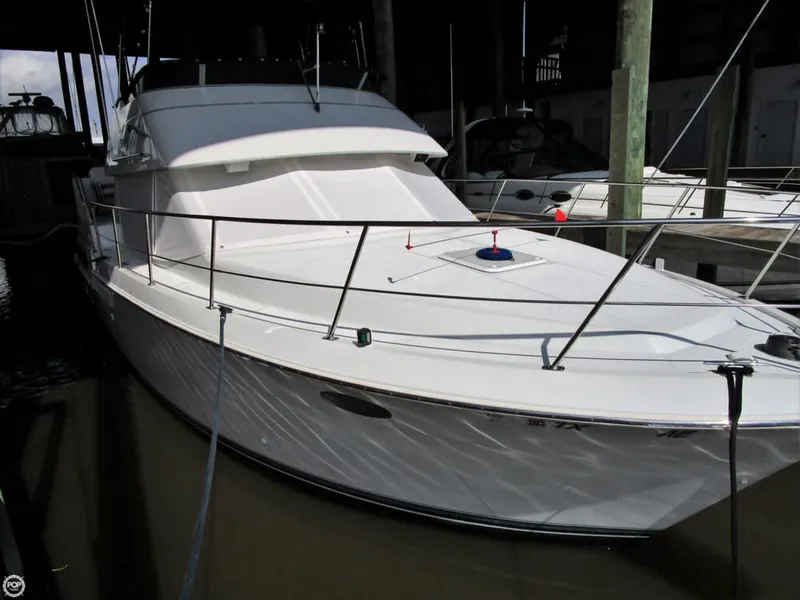 Slide: The Image of Carver Yachts 400 Cockpit Motor Yacht 1996 - 3