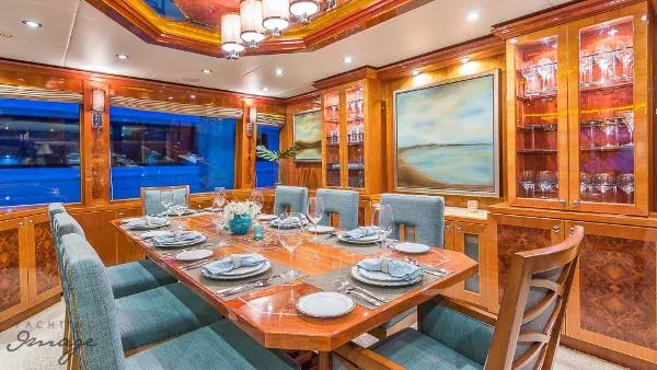 Slide: The Image of Hargrave 101 Motor Yacht 2010 - 2