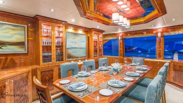 Slide: The Image of Hargrave 101 Motor Yacht 2010 - 8