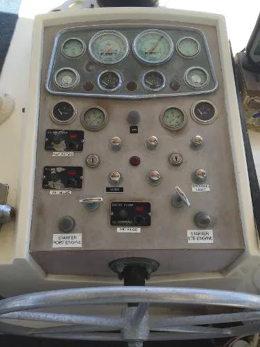 Slide: The Image of Hatteras Tri-Cabin Motor Yacht 1968 - 5