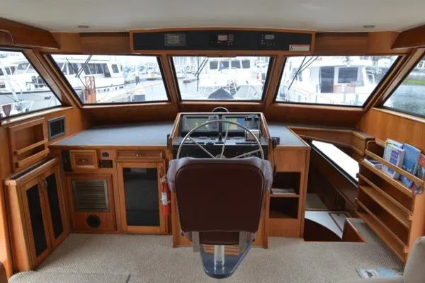 Slide: The Image of Hatteras Yacht Fisherman 1978 - 5