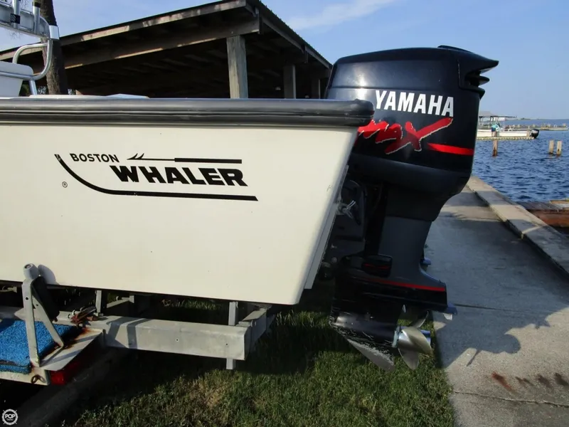 Slide: The Image of Boston Whaler Outrage 25 1984 - 10