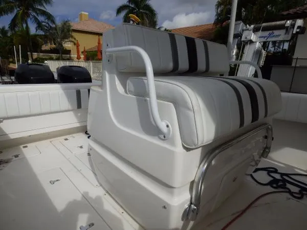 Slide: The Image of Intrepid 300 Center Console 2009 - 8