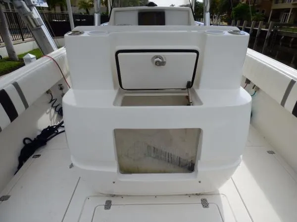 Slide: The Image of Intrepid 300 Center Console 2009 - 9