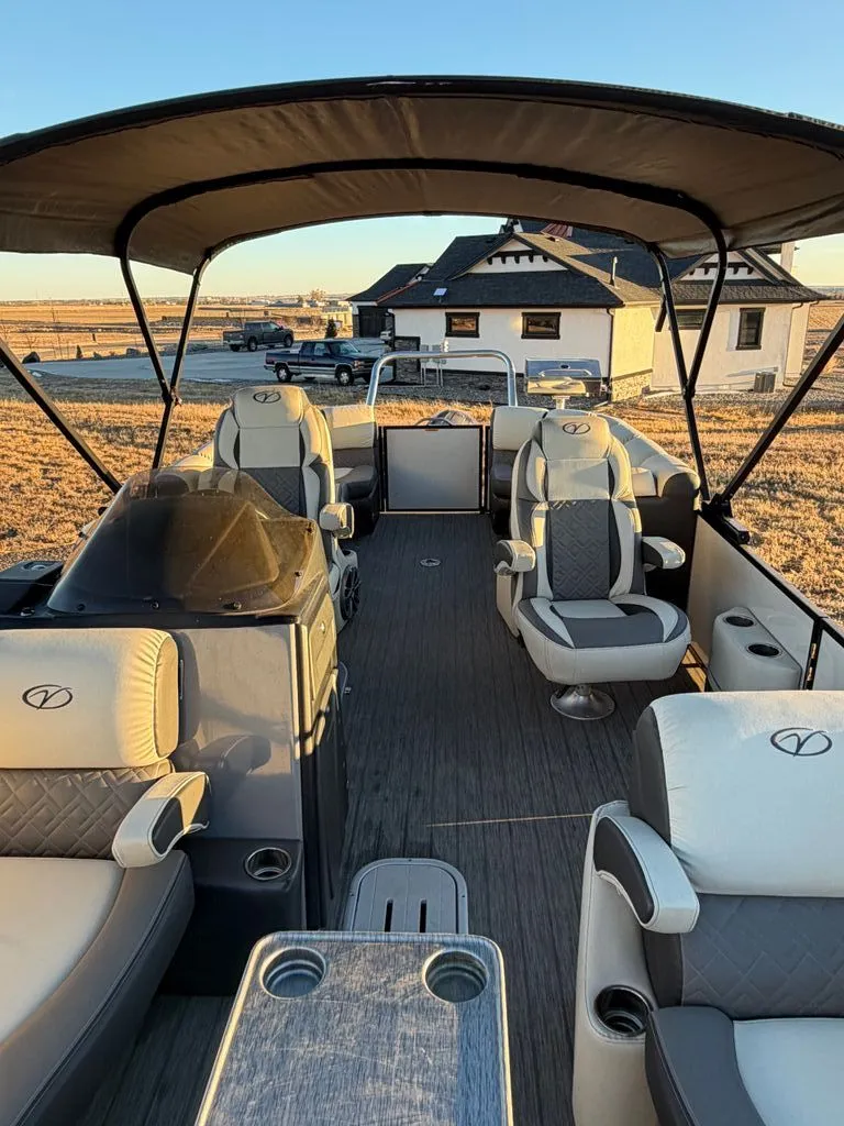 Slide: The Image of Veranda 23 Tritoon 2020 - 2