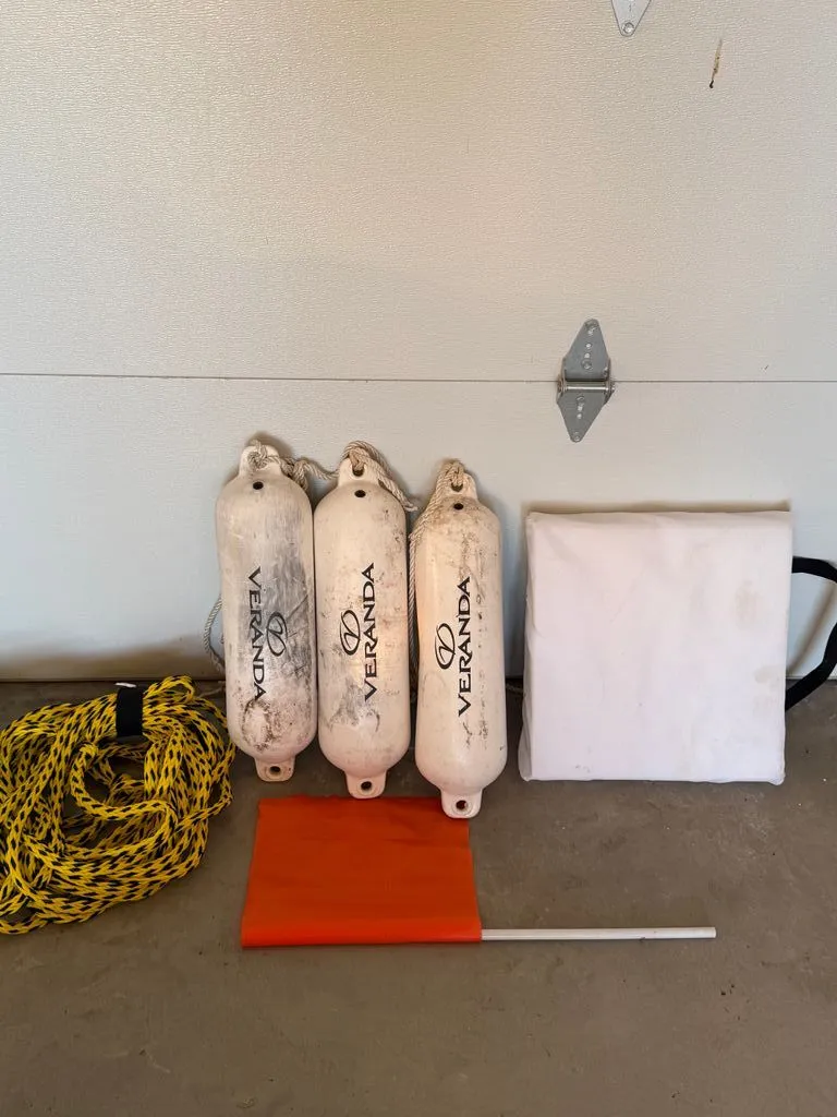 Slide: The Image of Veranda 23 Tritoon 2020 - 24