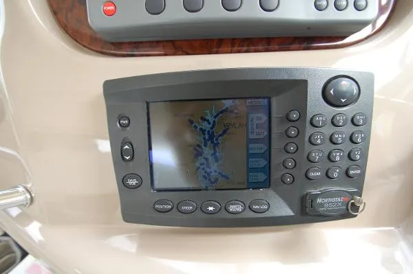 Slide: The Image of Sea Ray 410 Sundancer 2000 - 10