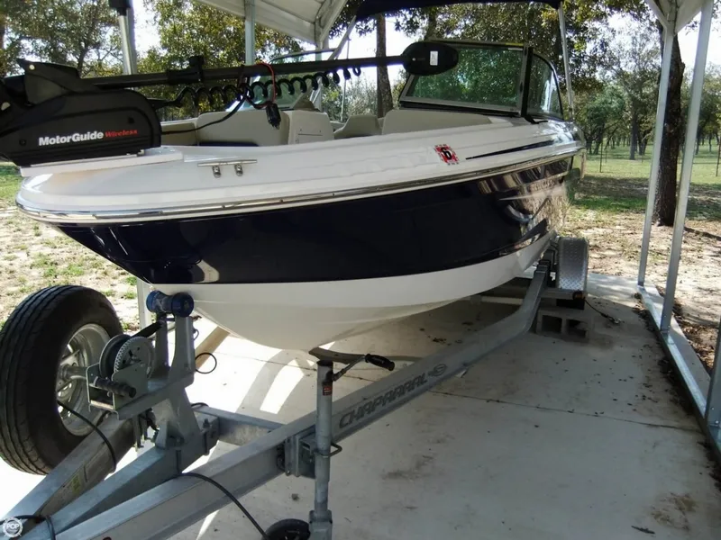 Slide: The Image of Chaparral H2o 18 Ski & Fish 2014 - 1