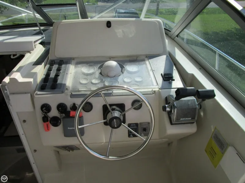 Slide: The Image of Pro-Line 2950 Mid Cabin 1997 - 8