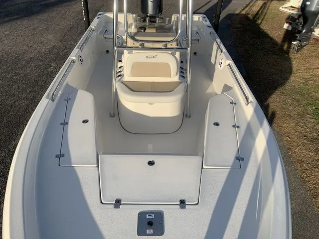 Slide: The Image of Bulls Bay 2200 XS 2026 - 27