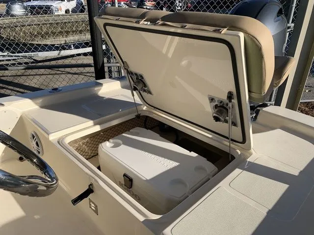 Slide: The Image of Scout 177 Sport 2025 - 4