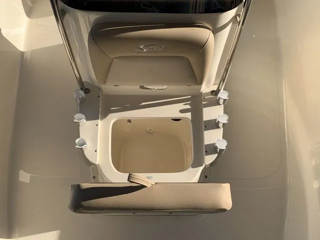 Slide: The Image of Scout 177 Sport 2025 - 9