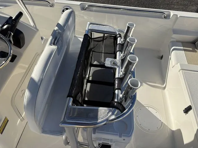 Slide: The Image of Bulls Bay 2200 XS 2026 - 14