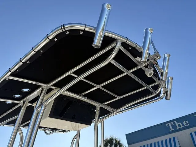 Slide: The Image of Bulls Bay 2200 XS 2026 - 15