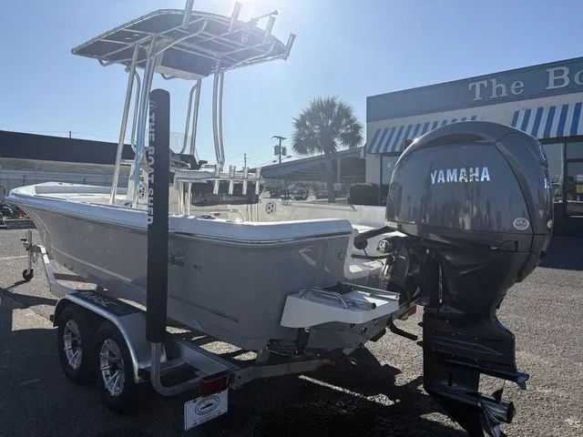 Slide: The Image of Bulls Bay 2200 XS 2026 - 2