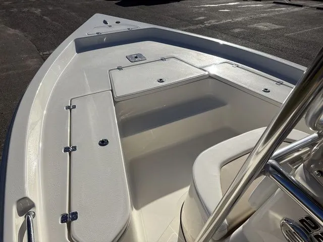 Slide: The Image of Bulls Bay 2200 XS 2026 - 23