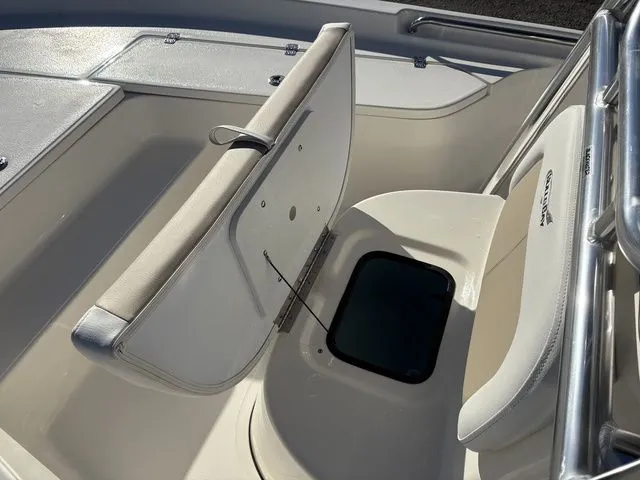 Slide: The Image of Bulls Bay 2200 XS 2026 - 27