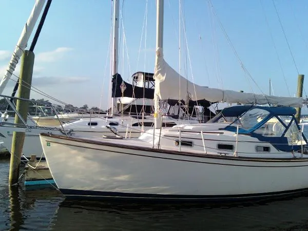 Slide: The Image of Island Packet 26 MK II 1983 - 1