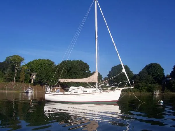 Slide: The Image of Island Packet 26 MK II 1983 - 2