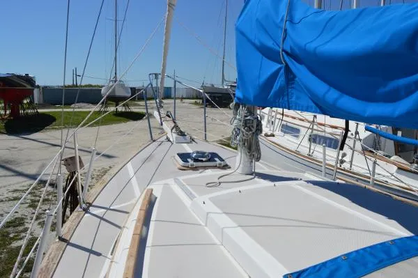 Slide: The Image of Island Packet 26 MK II 1983 - 8