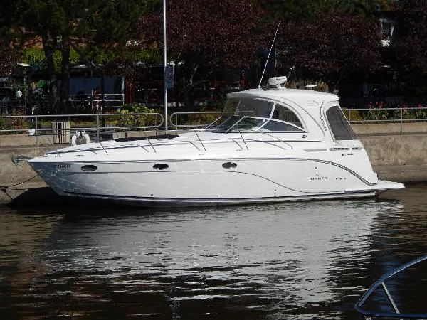 Slide: The Image of Rinker Express Cruiser 2006 - 0
