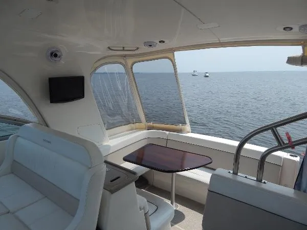 Slide: The Image of Rinker Express Cruiser 2006 - 9