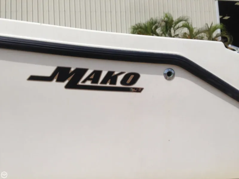 Slide: The Image of Mako 253 2002 - 6