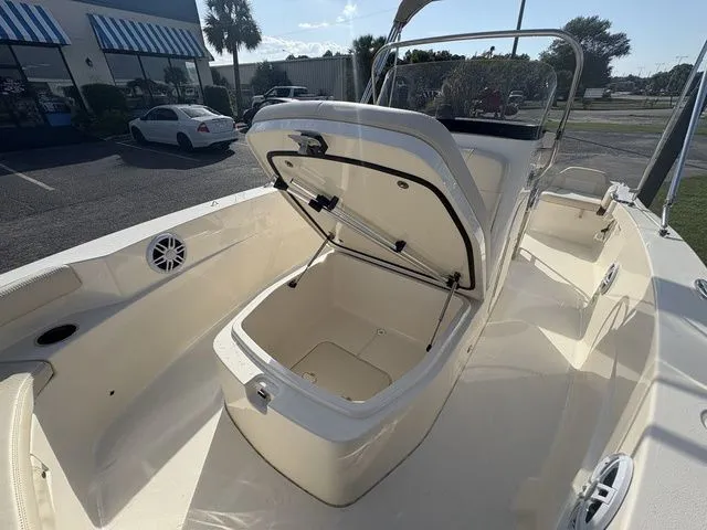 Slide: The Image of Scout 188 Sportfish 2026 - 22