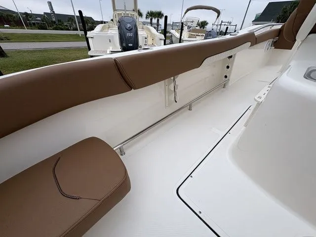 Slide: The Image of Pioneer 222 Sportfish 2026 - 12