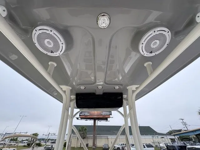 Slide: The Image of Pioneer 222 Sportfish 2026 - 14