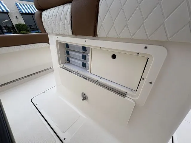 Slide: The Image of Pioneer 222 Sportfish 2026 - 17