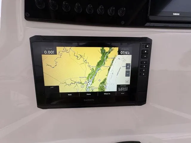 Slide: The Image of Pioneer 222 Sportfish 2026 - 19