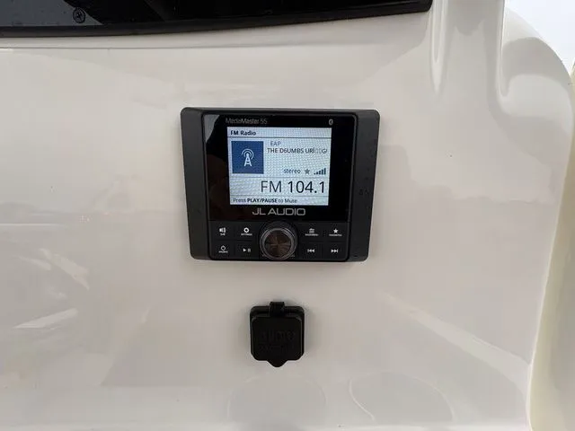 Slide: The Image of Pioneer 222 Sportfish 2026 - 20