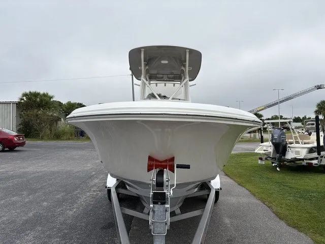 Slide: The Image of Pioneer 222 Sportfish 2026 - 7