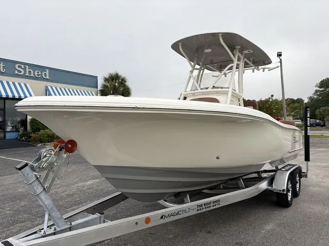 Slide: The Image of Pioneer 222 Sportfish 2026 - 8