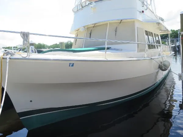 Slide: The Image of Mainship 400 Trawler 2005 - 2