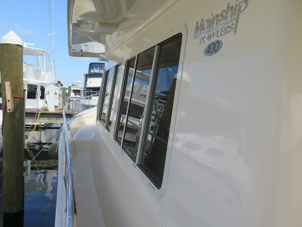 Slide: The Image of Mainship 400 Trawler 2005 - 8