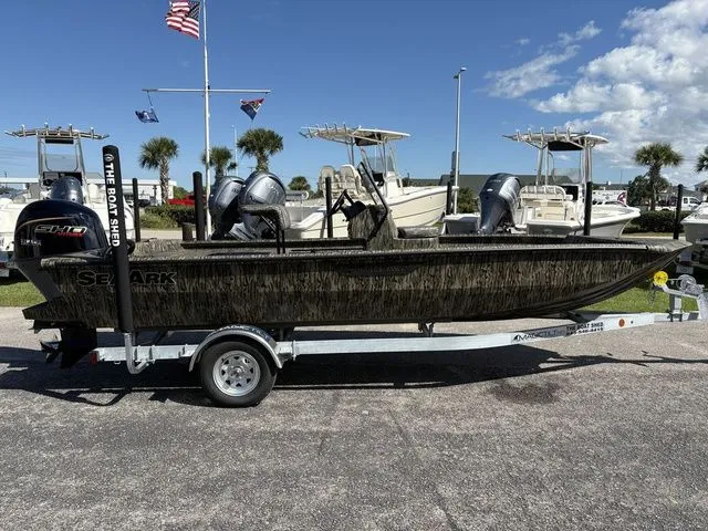 Slide: The Image of SeaArk Shadow 19 V Center Console 2026 - 14