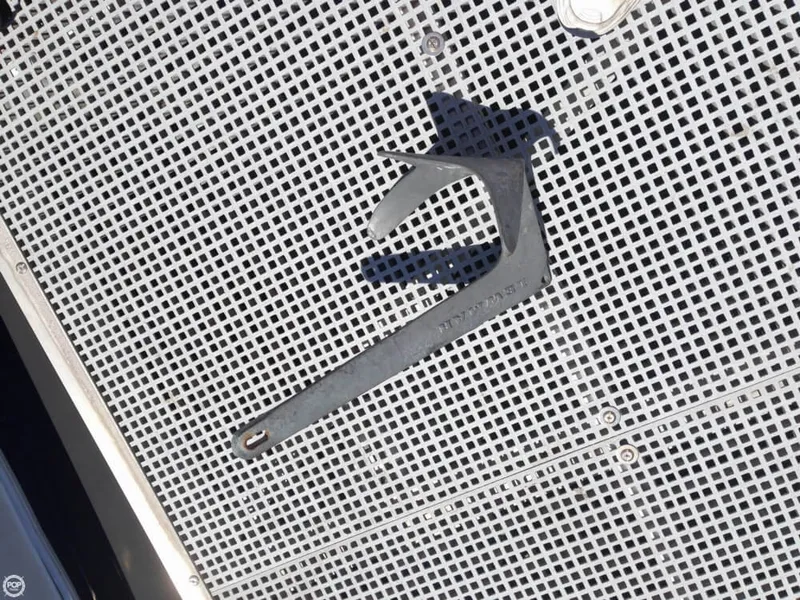 Slide: The Image of Glastron GS249 2005 - 8