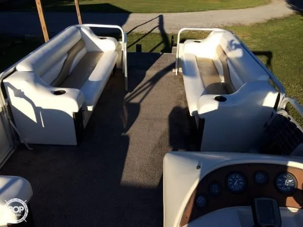 Slide: The Image of Lowe Suncruiser Trinidad 240 2000 - 1