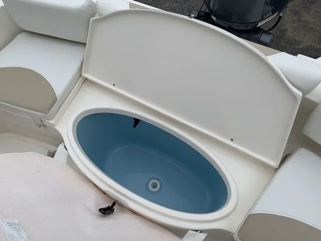 Slide: The Image of Bulls Bay 200 Center Console 2026 - 11