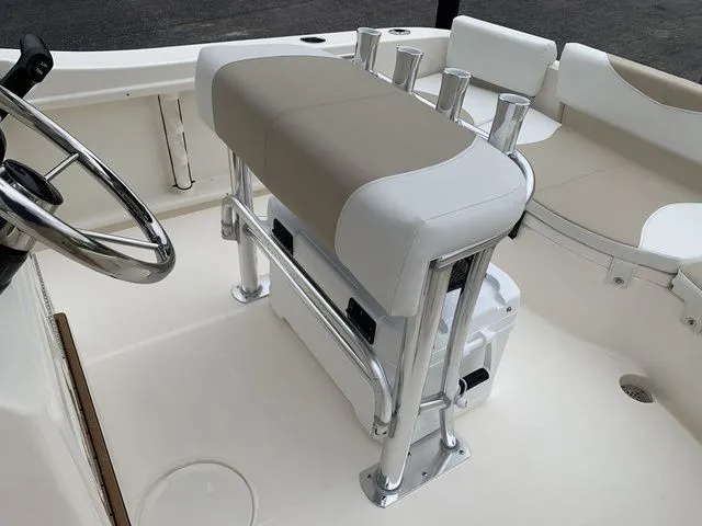 Slide: The Image of Bulls Bay 200 Center Console 2026 - 13