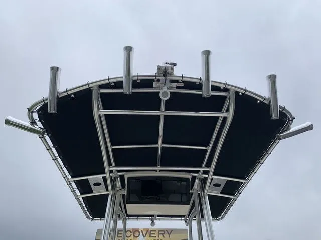 Slide: The Image of Bulls Bay 200 Center Console 2026 - 16